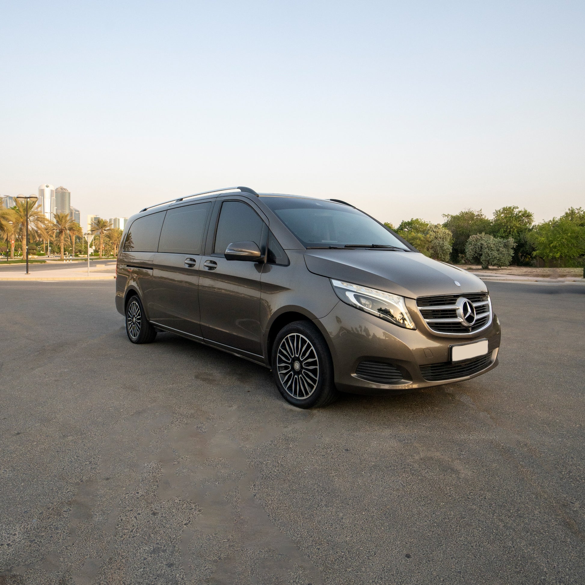 Hire Mercedes V250 Dubai 