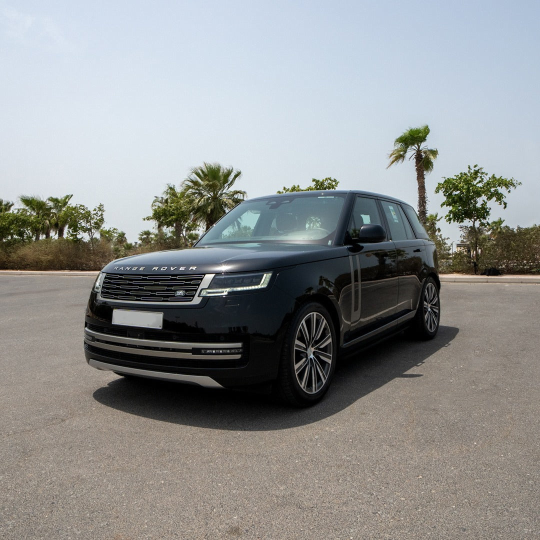 Rent Range Rover Vogue With Chauffeur in Dubai