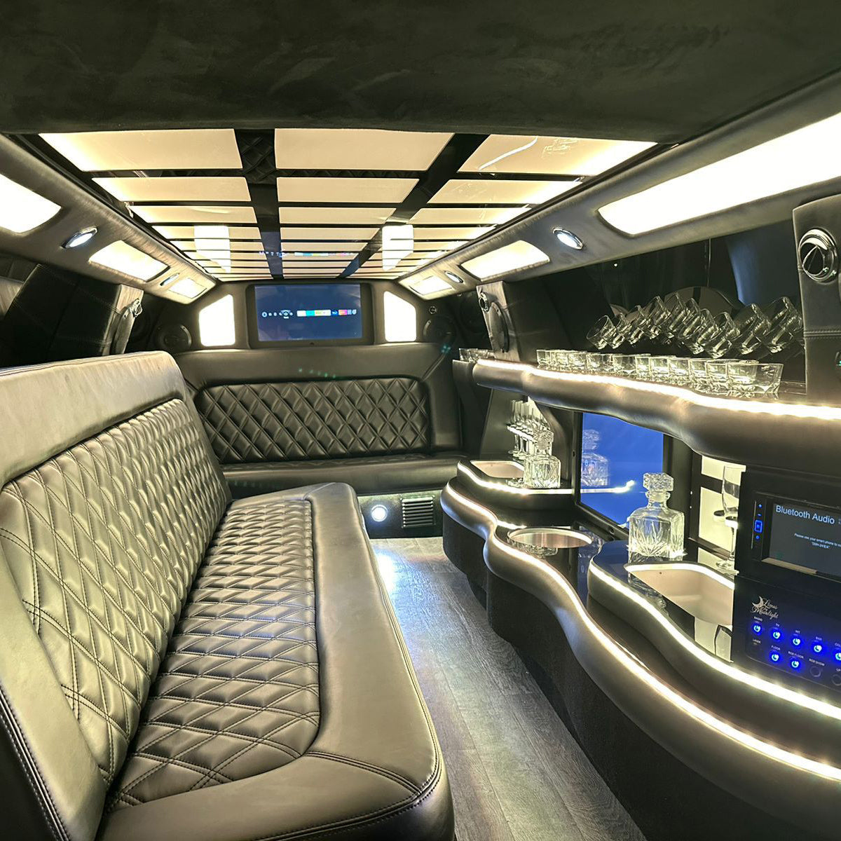 Super Chrysler Limousine Ride Dubai